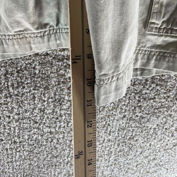 Vintage Levis Shorts Adult 34 Tan Cargo Pockets 2004 Cotton Casual Y2K Logo Mens - Picture 4 of 12